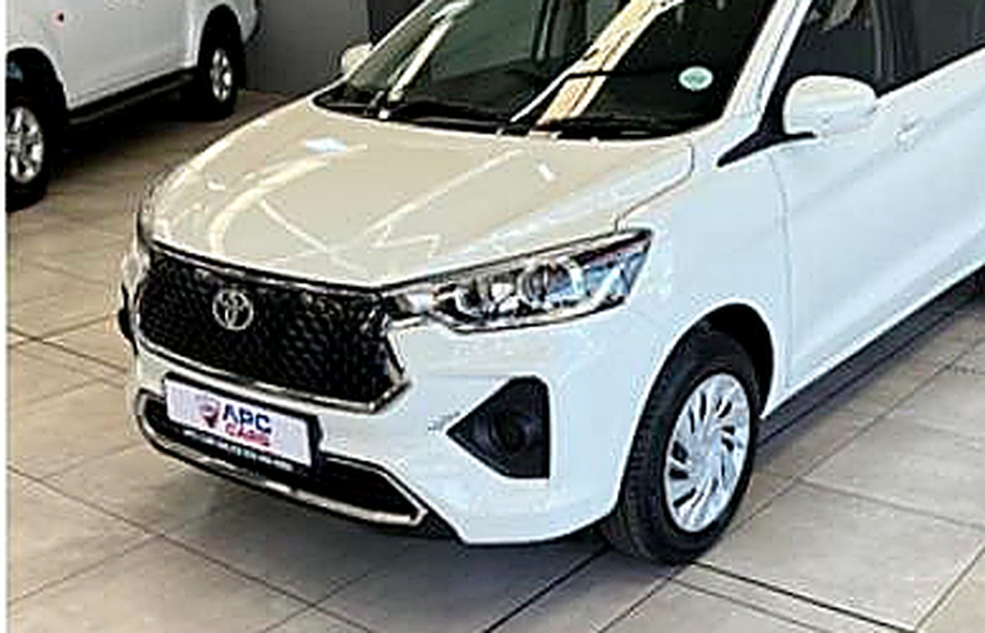 6-seater people mover, rear view